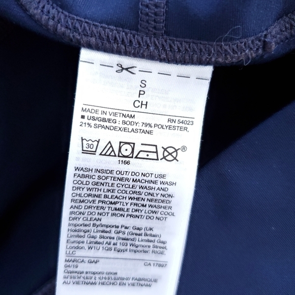 GAPFIT Blackout Technology Capris Leggings - Picture 6 of 9